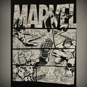 MARVEL Monochrome Comic Panel Tee